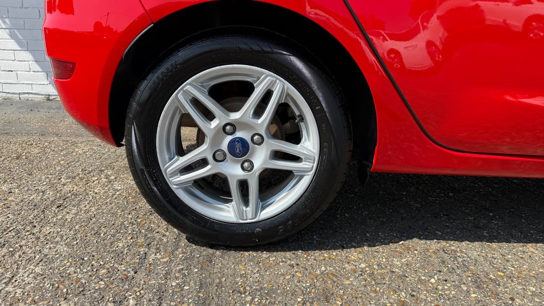 Car Image 21
