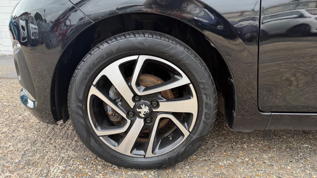 Car Image 18