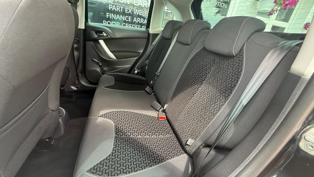 Car Image 17