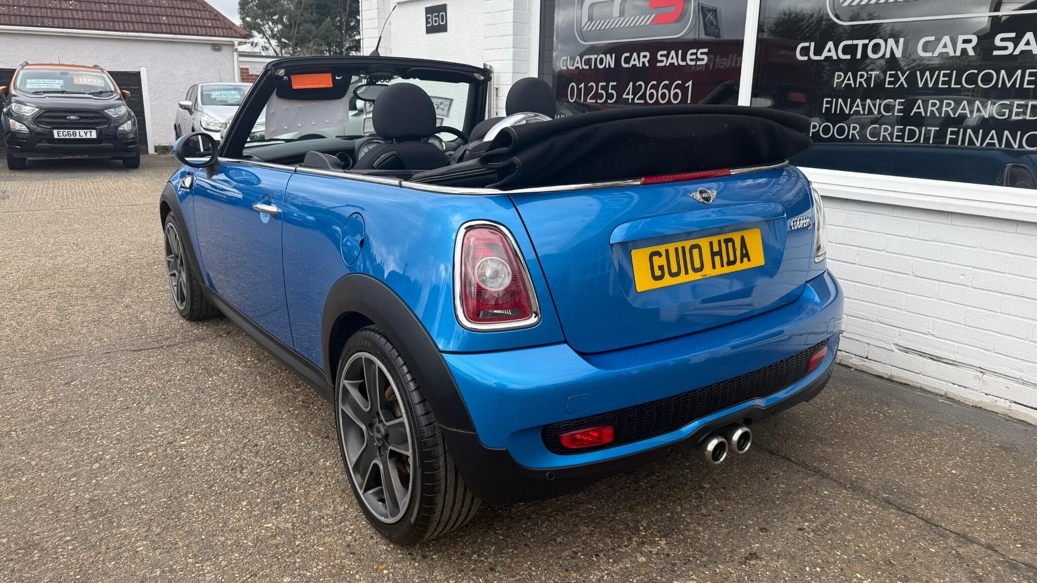 2010 MINI Convertible - Image 5