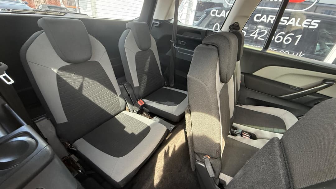 Car Image 13