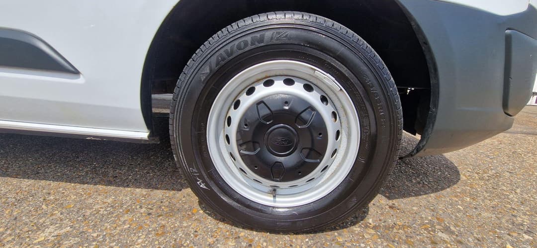 Car Image 18