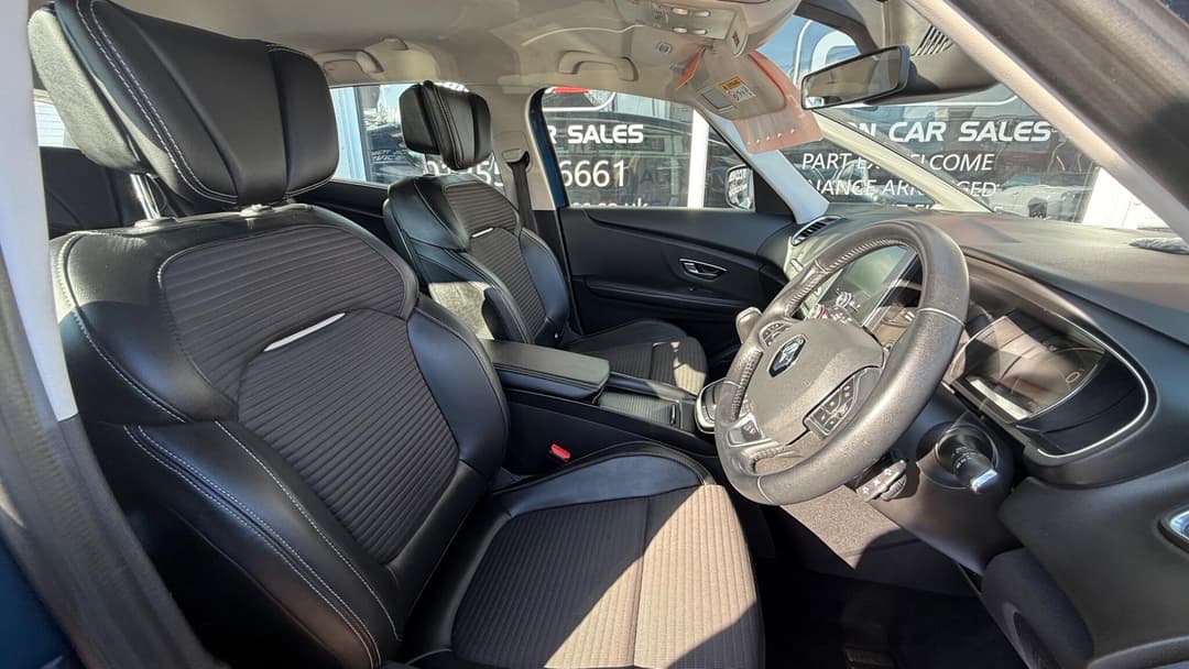 Car Image 10