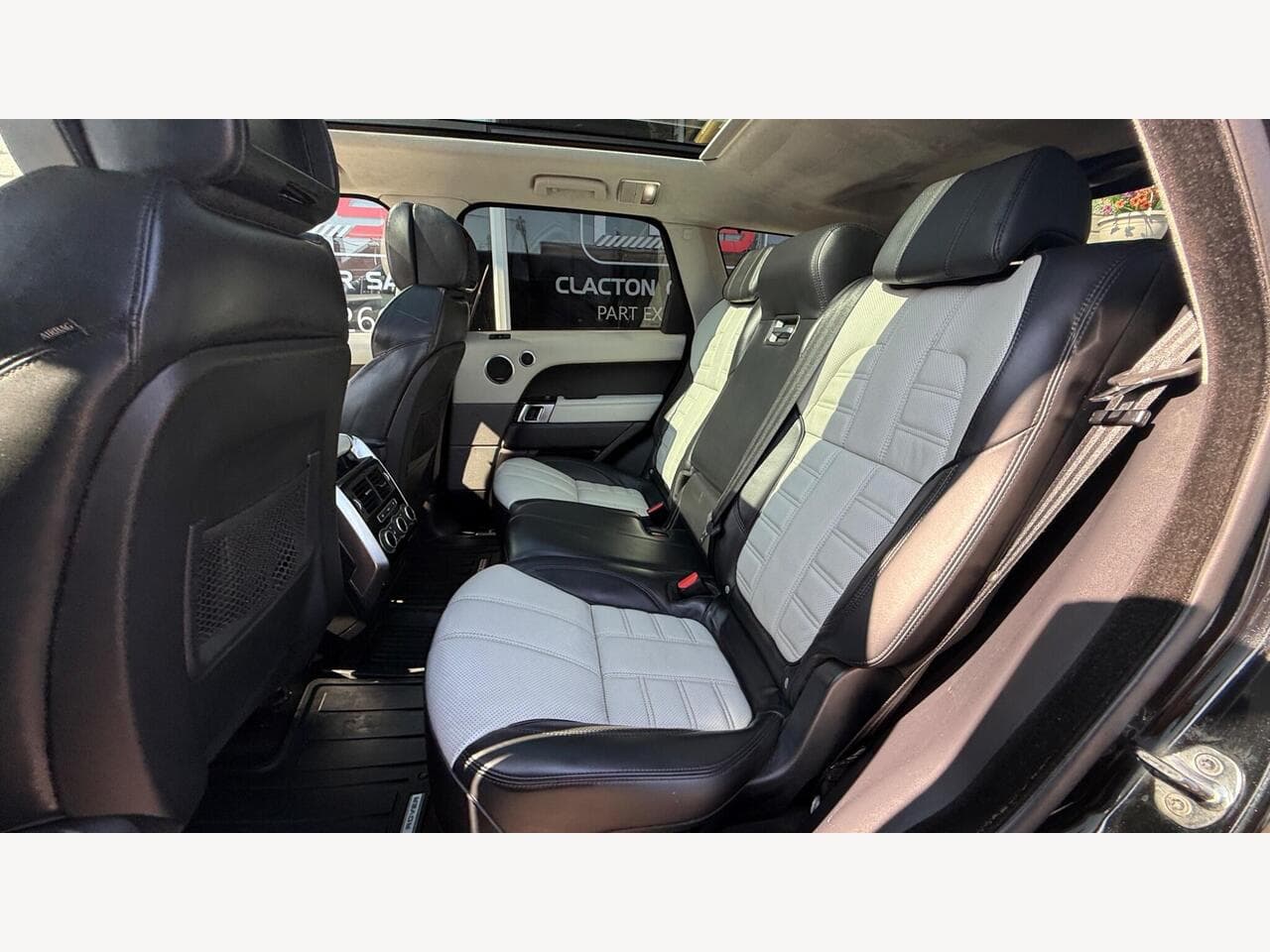 Land Rover Range Rover Sport thumbnail 17