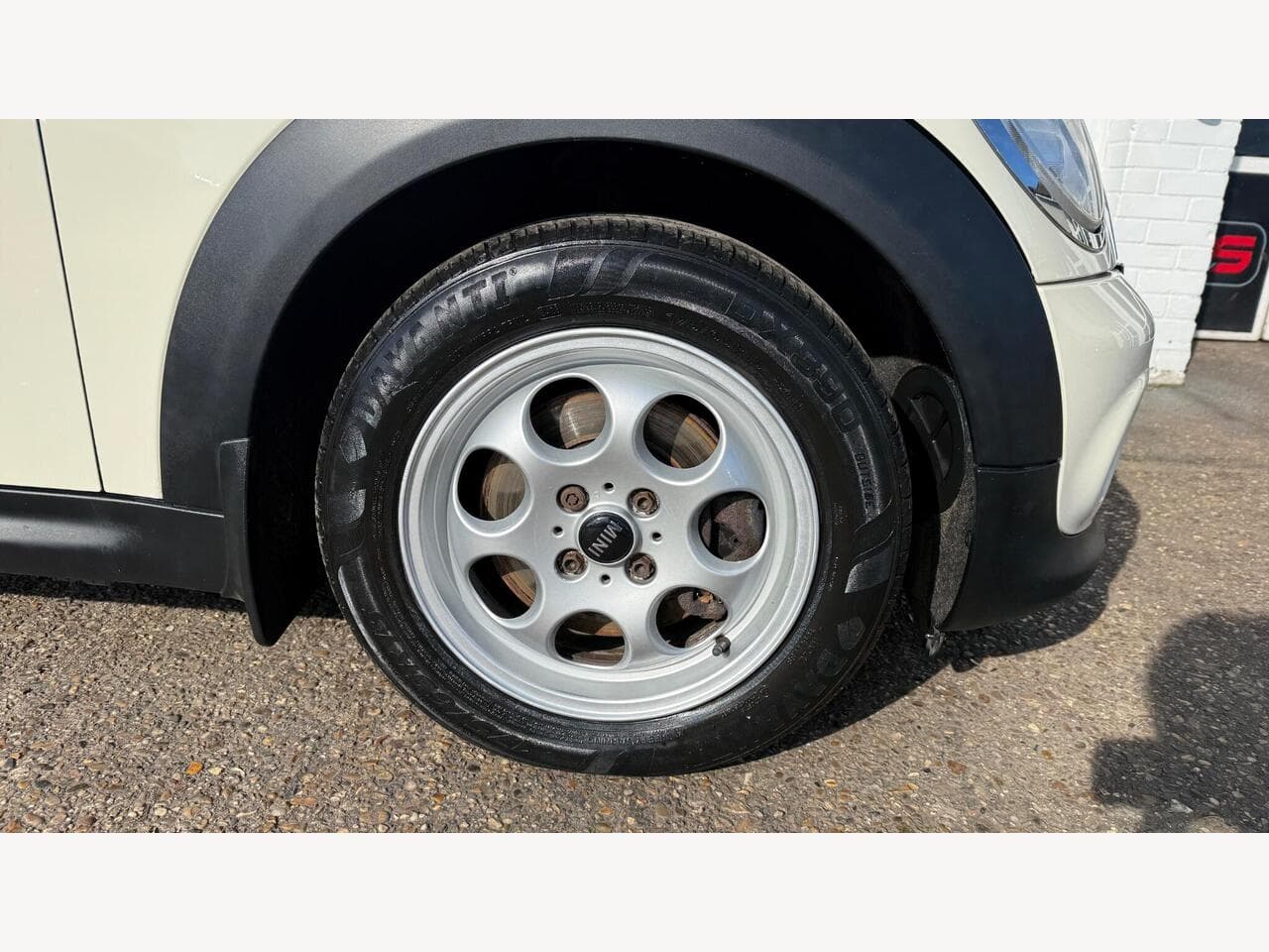 MINI Hatch thumbnail 21