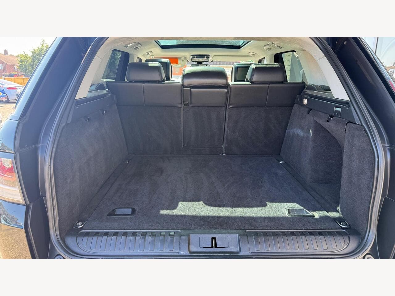 Land Rover Range Rover Sport thumbnail 14