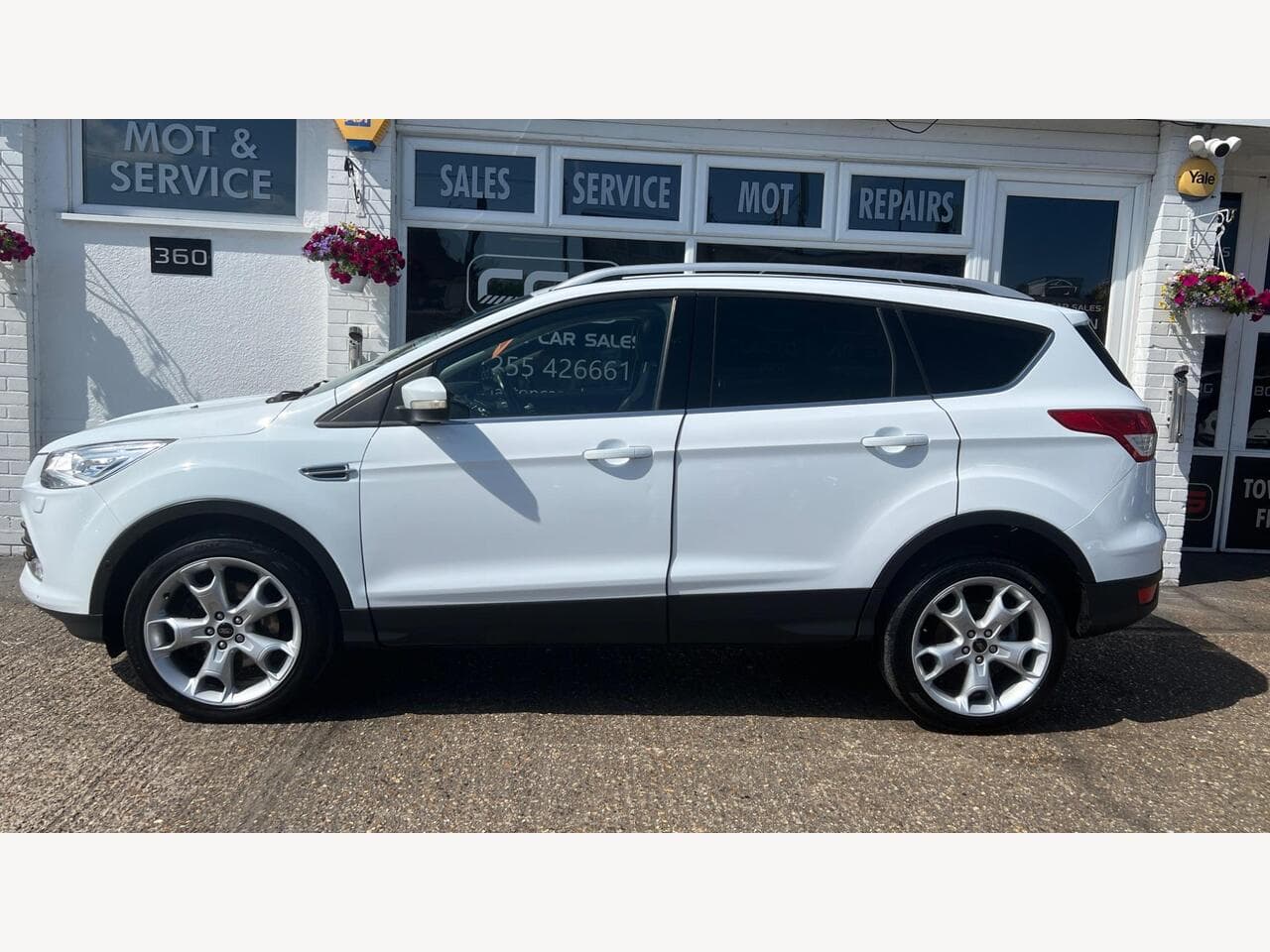 Ford Kuga thumbnail 4